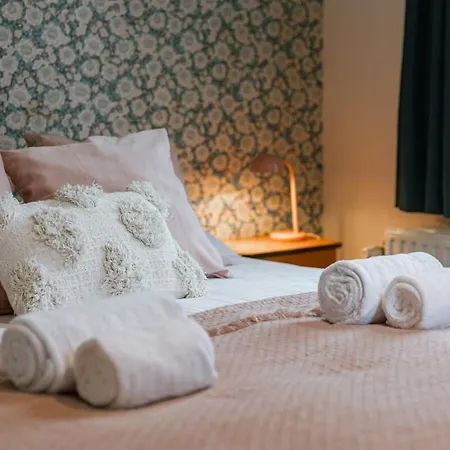 Huswell - Retro With A Cozy Garden Apartment Ghent