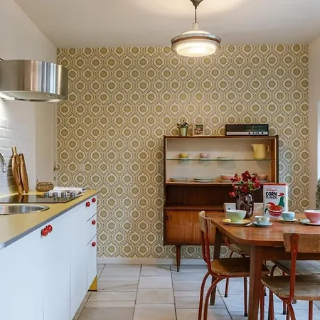 Huswell - Retro With A Cozy Garden *