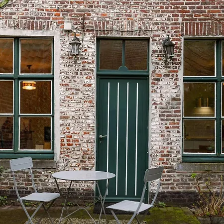 Huswell - Retro With A Cozy Garden * Gent