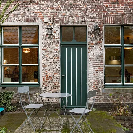 Huswell - Retro With A Cozy Garden Apartment Ghent
